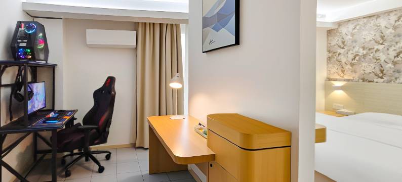 竞放电竞酒店(广州花都狮岭皮革城店)图片