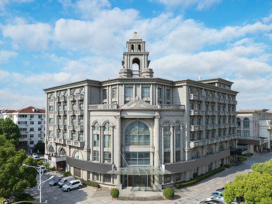 上海城市沙滩轩逸假日酒店(金山卫火车站店)