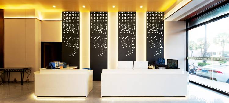 小鹿辰客·海澜湾酒店(三亚湾凤凰国际机场店)图片