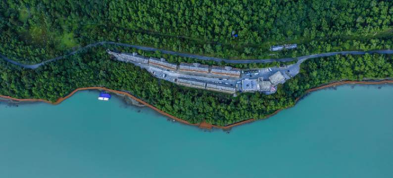 喜玛拉雅·巴松措度假酒店图片