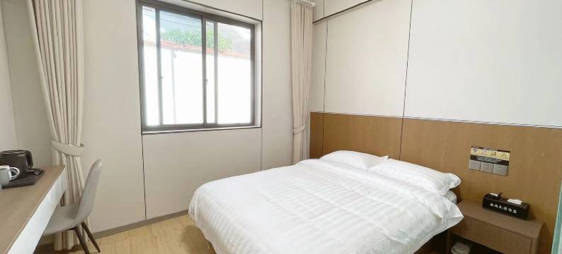 南院民宿酒店(三二〇一医院店)图片