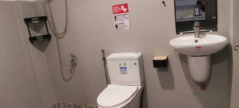 克拉克国际机场附近联排别墅橡木灰色酒店(Townhouse Oak Grey Hotel Near Clark International Airport)图片