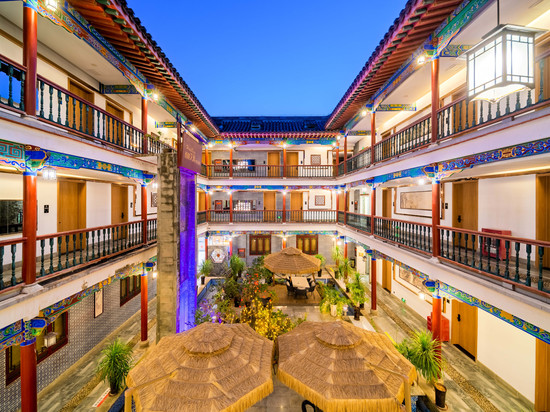 香港艾度假日酒店(重庆长寿古镇长寿高铁北站店)