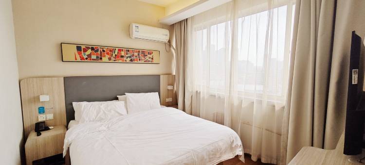 华庭酒店(郑大一附院大石桥地铁站店)图片