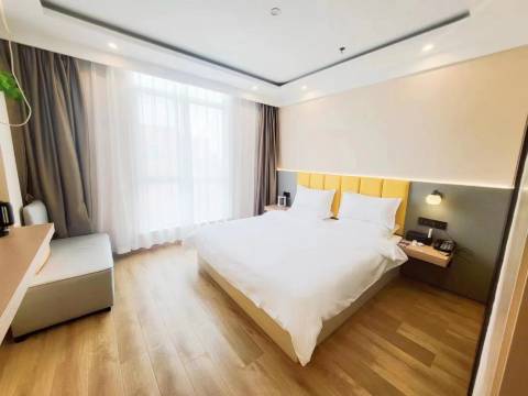 艺轩酒店(高港许庄店)