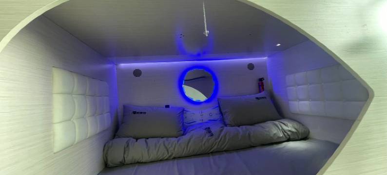 佰斯特太空舱宾馆(和田玉石交易中心店)图片