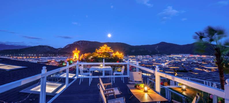 香格里拉云边观景民宿(独克宗古城大佛寺转经筒店)图片