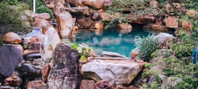 龙南虔心小镇半山腰温泉度假酒店图片