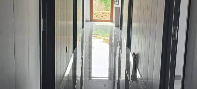 河边农家院图片
