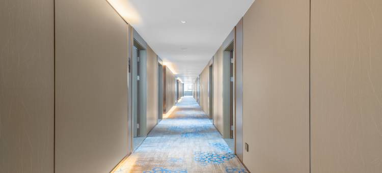 丽明居酒店(南宁师范大学明秀路校区北湖南路地铁站店)图片