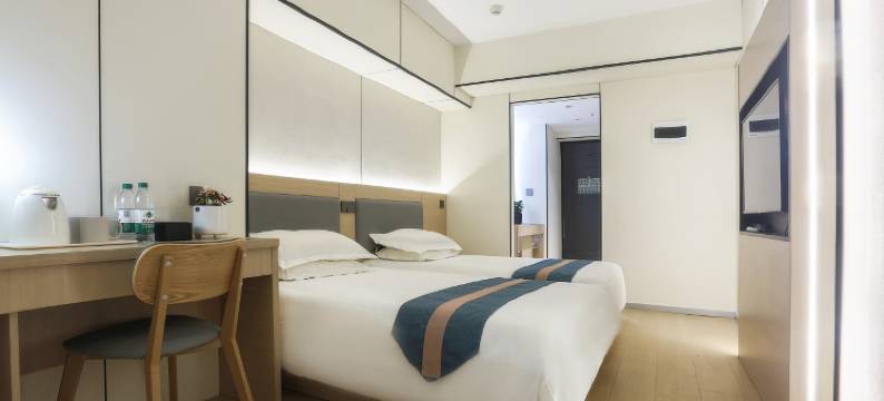 逗号酒店(经开万达广场高铁站店)图片