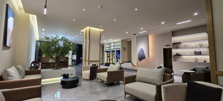 曲靖金凤凰芮汐酒店(沾益玉林广场店)图片