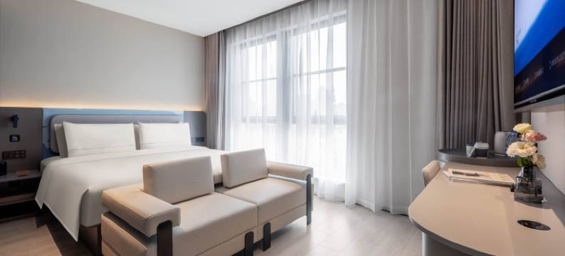 上海外滩大世界地铁站轻居酒店图片