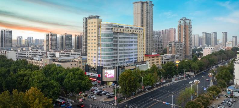 南阳阿尔特精致酒店(南阳火车站武侯祠店)图片