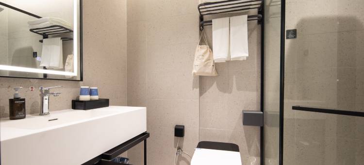 网鱼电竞酒店(武汉市江汉路步行街大智路地铁站店)图片