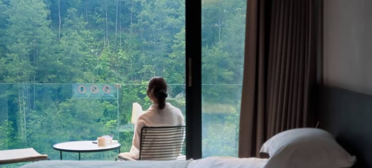 七封信·逅山非遗研学文化民宿(西江千户苗寨观景台店)图片