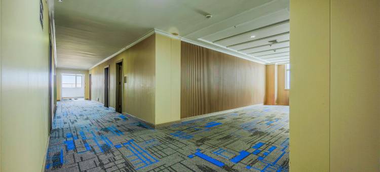 小鹿辰客酒店(广州技术师范大学白云学院店)图片