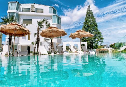 Shanghai Senbo Garden Resort Hotel (International Tourism Resort Area)Hotel Overview