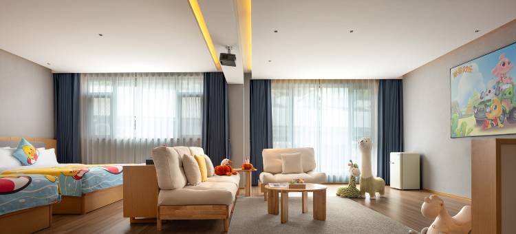 张家界芊山月度假酒店(国家森林公园武陵源标志门店)图片