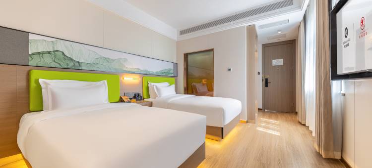 季枫酒店(奎屯驿马巷旅游文化街区店)图片