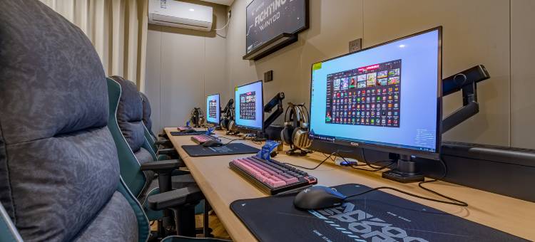 网鱼电竞酒店(广州白云钟落潭店)图片