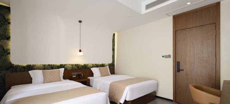 山和月·阳台观岳赏星怜花侘寂风设计原宿(武当山景区售票处店)图片