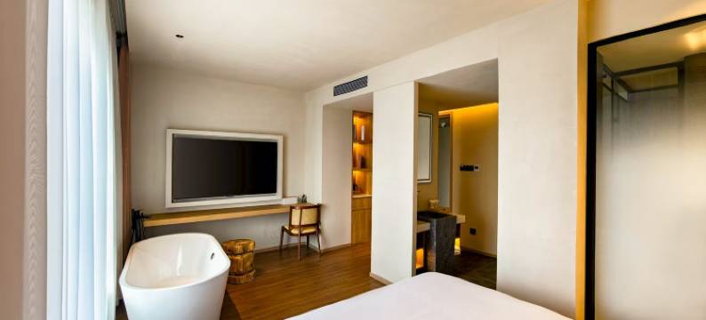 潮景礼居酒店(景德镇陶溪川雕塑瓷厂店)图片