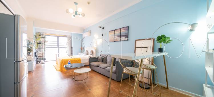 云顶阅城高空观景民宿(五星步行街地王新天地店)图片