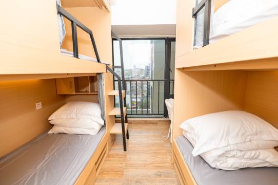 泡泡谷纯女生青年旅社(横岗地铁站店)