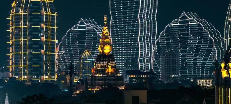 溪盼高空江景美宿图片