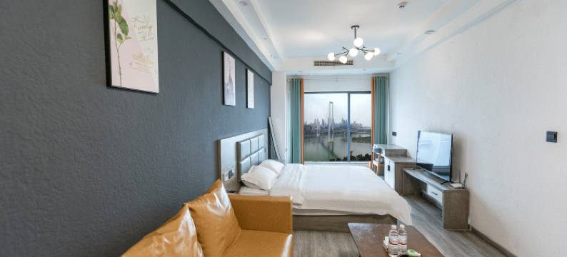 云朵江景民宿(重庆解放碑十八梯店)图片