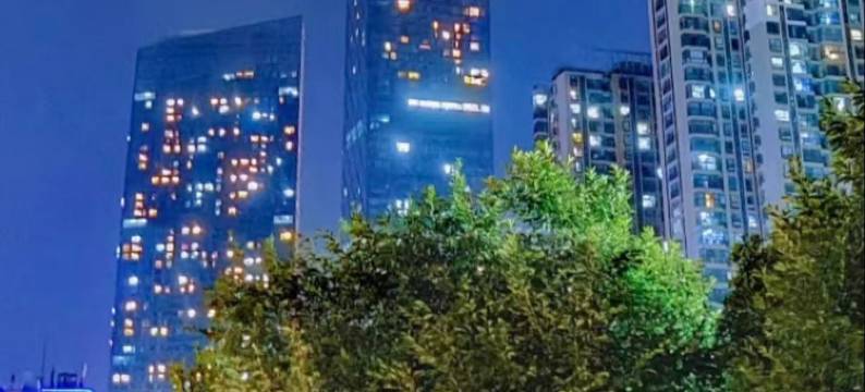 镇江·宜程｜Modern·CinemaDesigner酒店(大市口苏宁广场店)图片