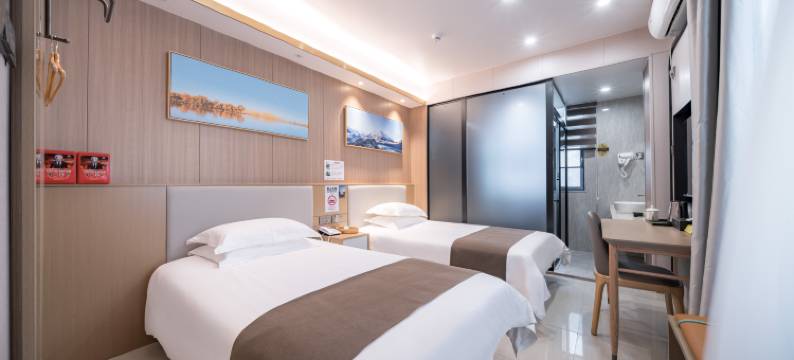 深圳华庭酒店(光明大街地铁站店)图片