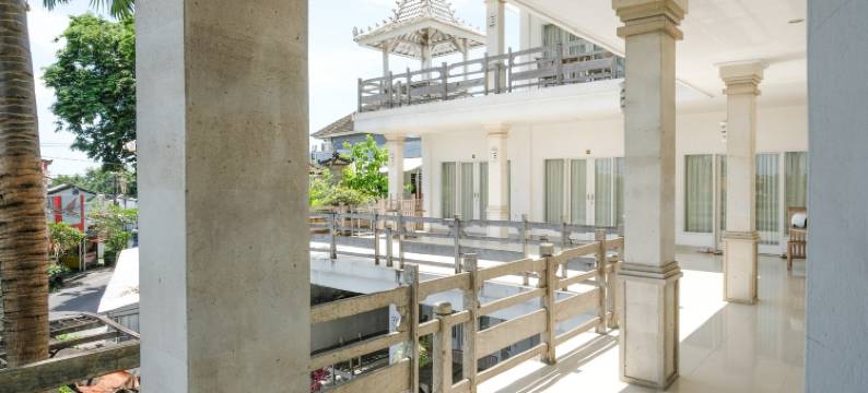 Urbanview Hotel Lilis Ikvala Radha图片