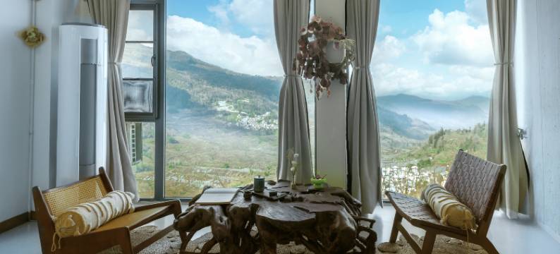 元阳多依树云上小院客栈图片