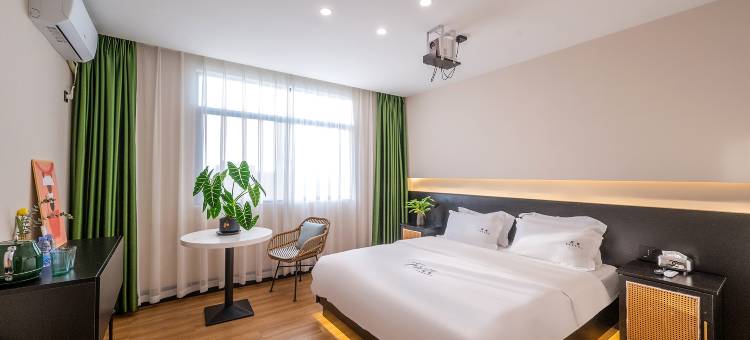 涠洲岛一生所爱法式民宿(西角码头店)图片