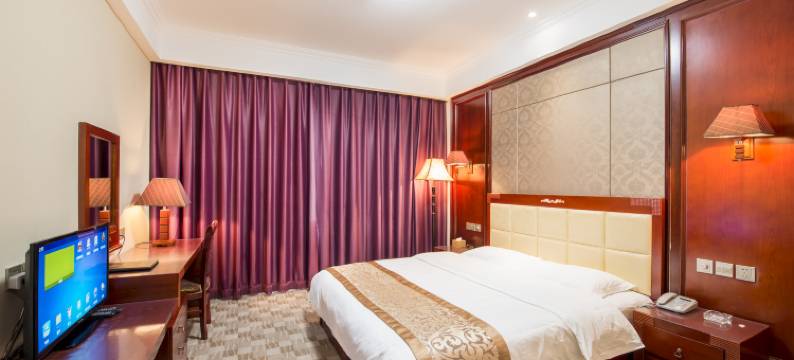 乌兰布统天和假日酒店图片