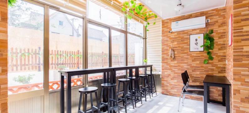 上海橙依精品民宿(比斯特购物村店)图片