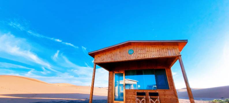 中卫楠溪腾格里沙漠露营地图片