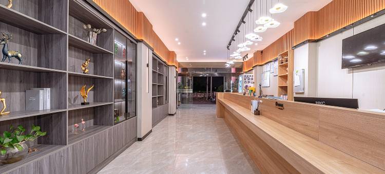 南宁峥峥商务酒店(九曲湾温泉度假村店)图片