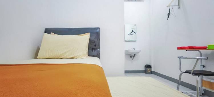 怀卡布巴克米特拉谢金娜寄宿家庭旅馆及咖啡馆 RedDoorz(Shekinah Homestay & Cafe Waikabubak RedPartner)图片