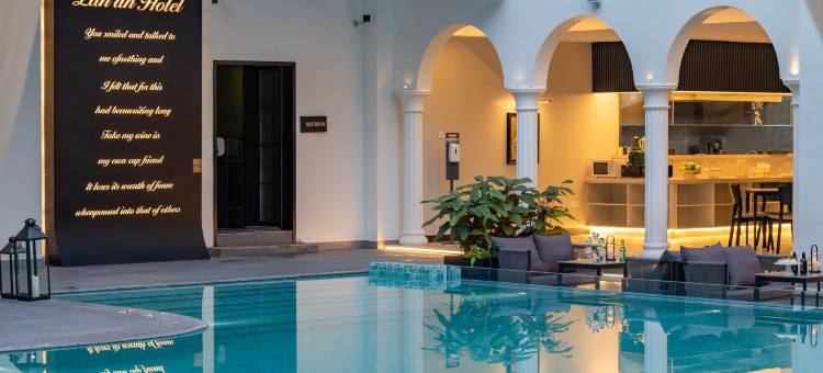 西双版纳景洪澜岸酒店(告庄星光夜市店)图片