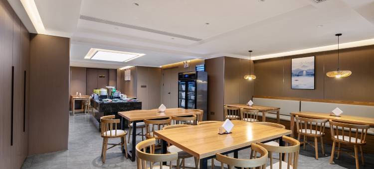 仟那美宿酒店(卫辉店)图片