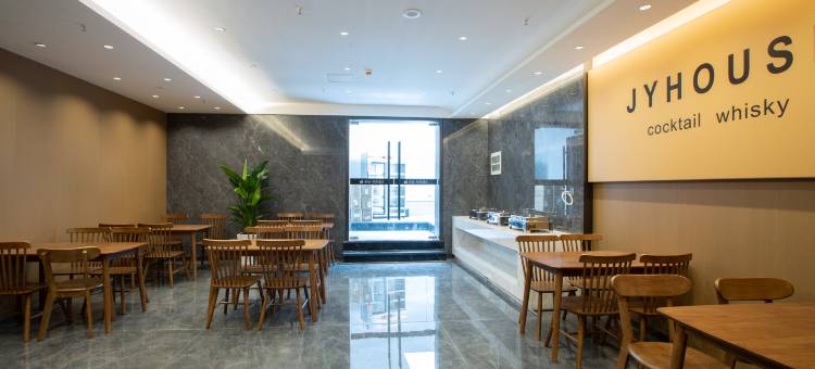 丽城·轻居酒店(广元高铁站图腾广场店)图片