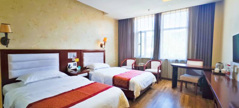 尼勒克天山黑蜂庄园生态酒店图片