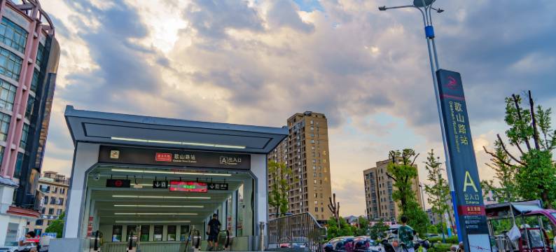 富嘟酒店(东阳银泰城歌山路轻轨站A口店)图片