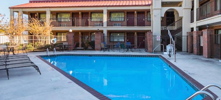 斯科茨伯勒红顶套房酒店(Red Roof Inn & Suites Scottsboro)图片