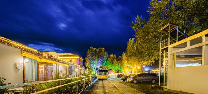 新都桥星梦酒店图片