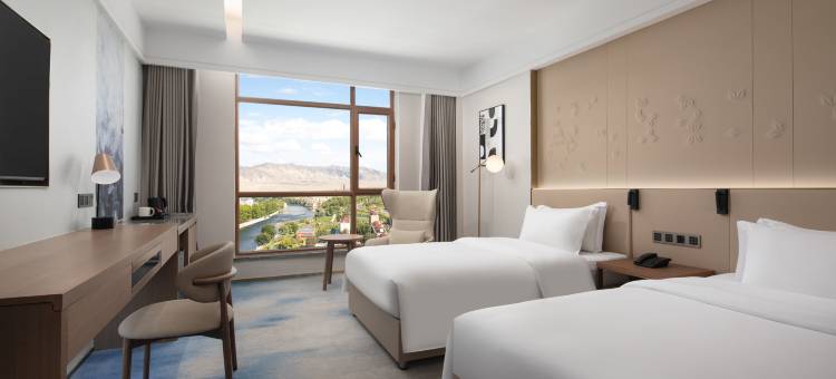 阿勒泰富蕴希尔顿逸林酒店图片