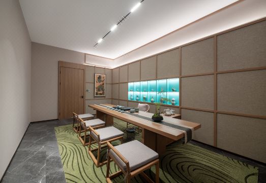 Qianna Hotel (Ruzhou Railway Station) Hotel Overview